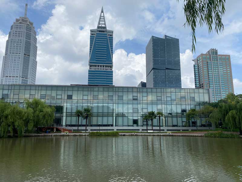 Office park_金橋現(xiàn)代產(chǎn)業(yè)服務(wù)園區(qū)人工湖
